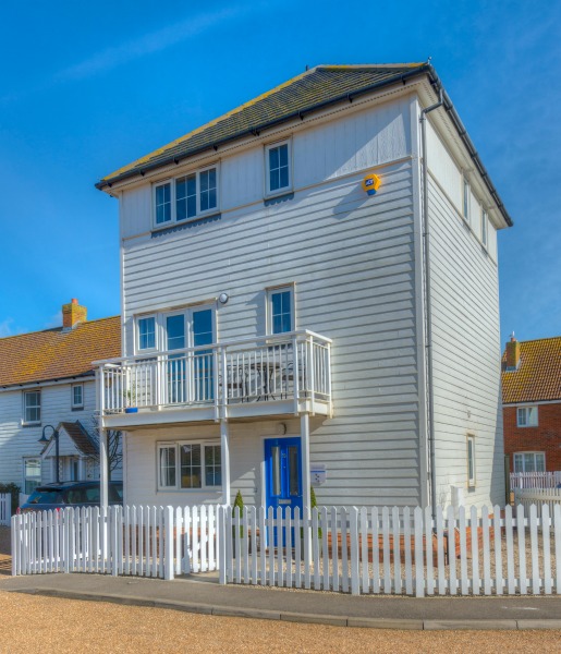 Paws By The Sea Dog Friendly Cottage In Camber Sands Beside