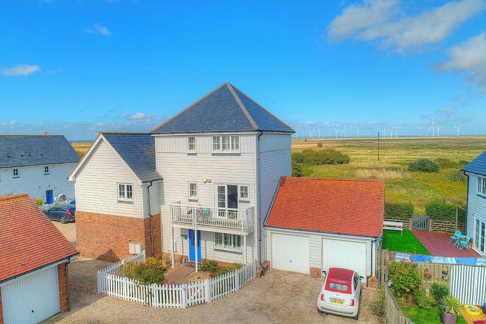 Salty Towers, a large cottage to rent in Camber Sands, East Sussex