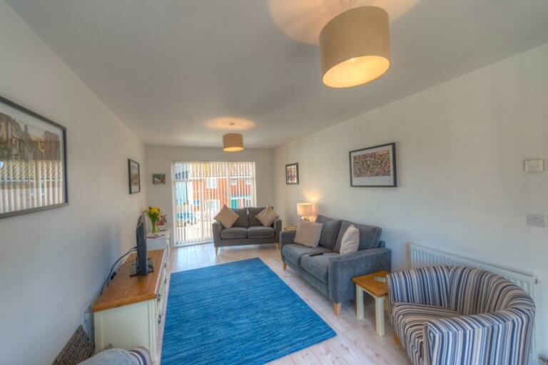 5 Large Houses to Rent in Sussex for a Coastal Getaway Beside The Sea