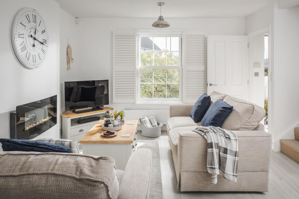 Oystercatchers-livingroom3
