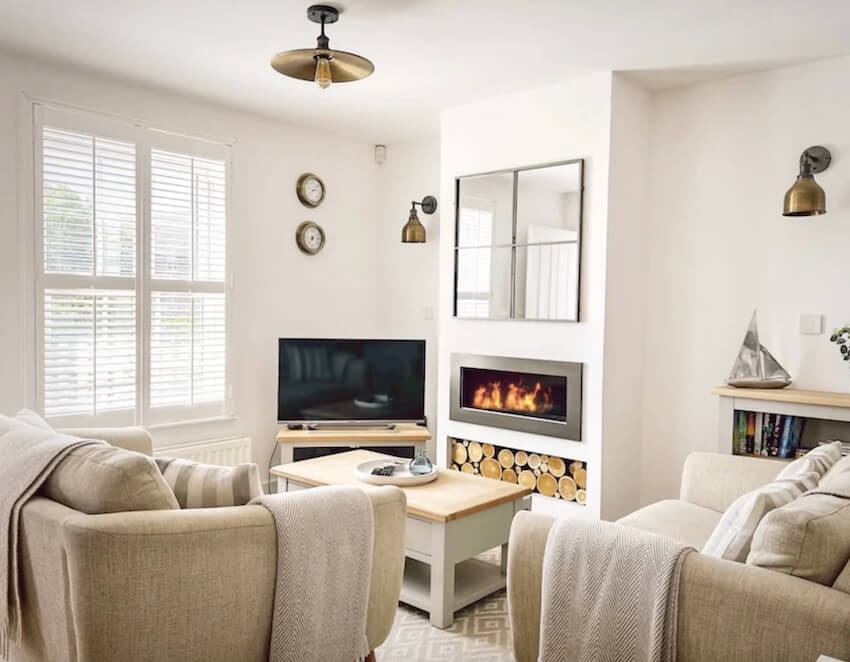 Camber Sands holiday cottage living room near Rye for ghost walk breaks