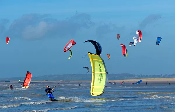 kitesurfing camber sands