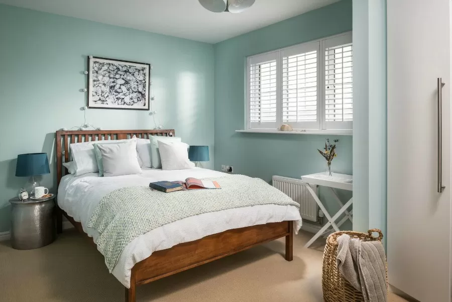 rye bay house master bedroom